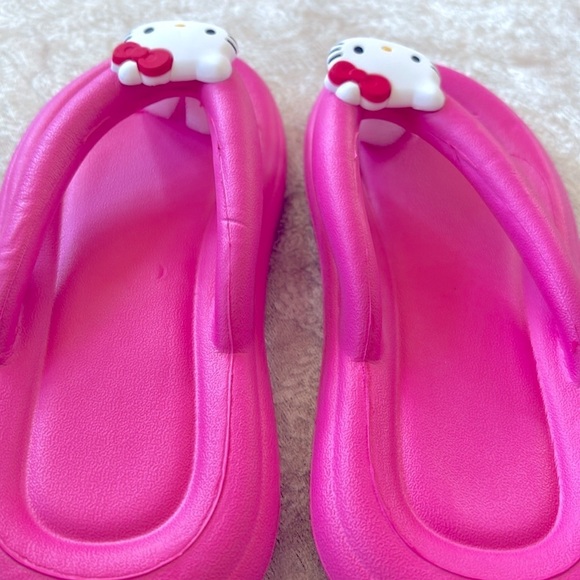 Brand New Hello Kitty Pink Thong Flip Flops Slides Sandals Comfy Cute Fun - Picture 9 of 13
